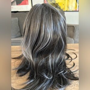 Stylish Black and Gray Wig